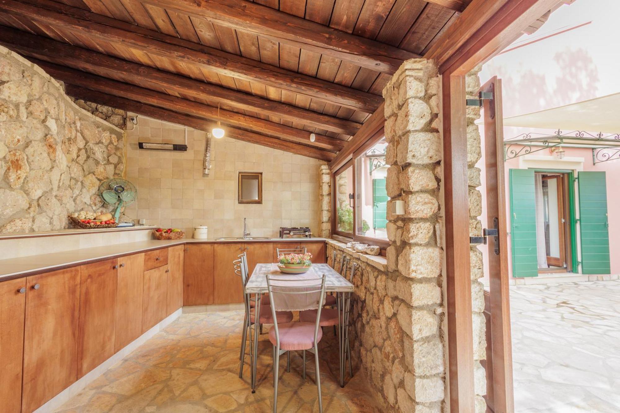 Oros Villa *