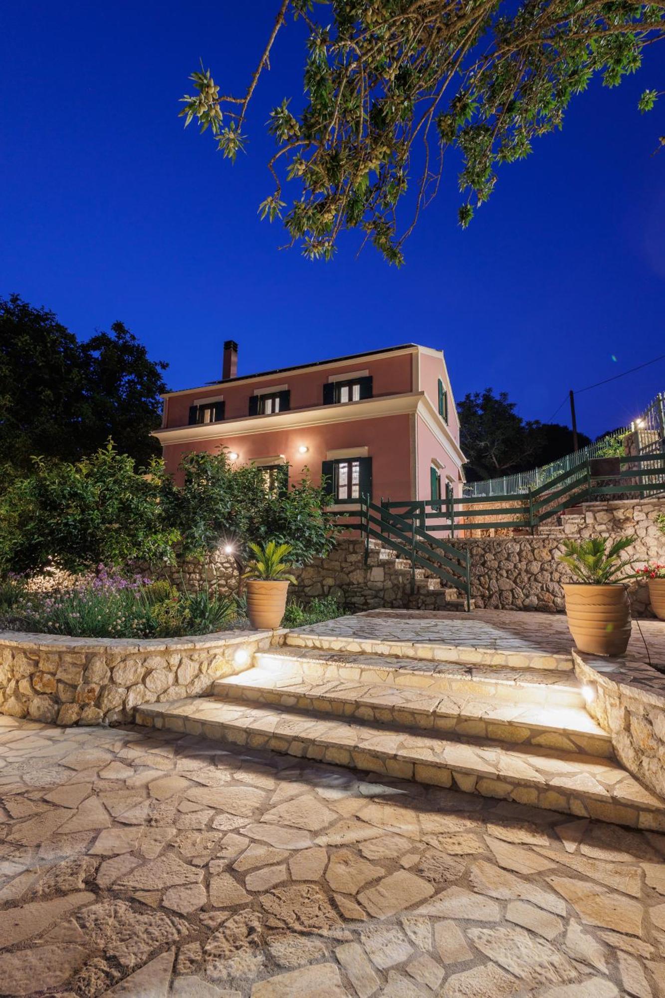 Villa Oros *